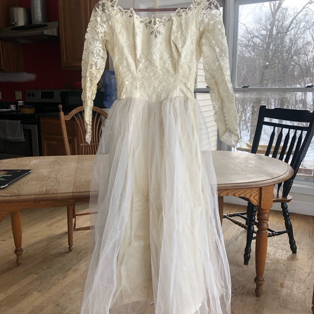 Vintage 1950s Wedding Dress